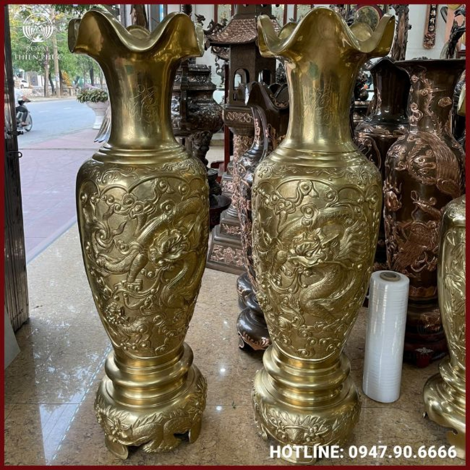 Lọ lộc bình đồng vàng catut chạm rồng cao 1m47 tinh xảo